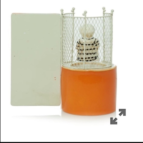 Boney Bunch Dunk Tank by Yankee Candle 2021 Series - Picture 3 of 10